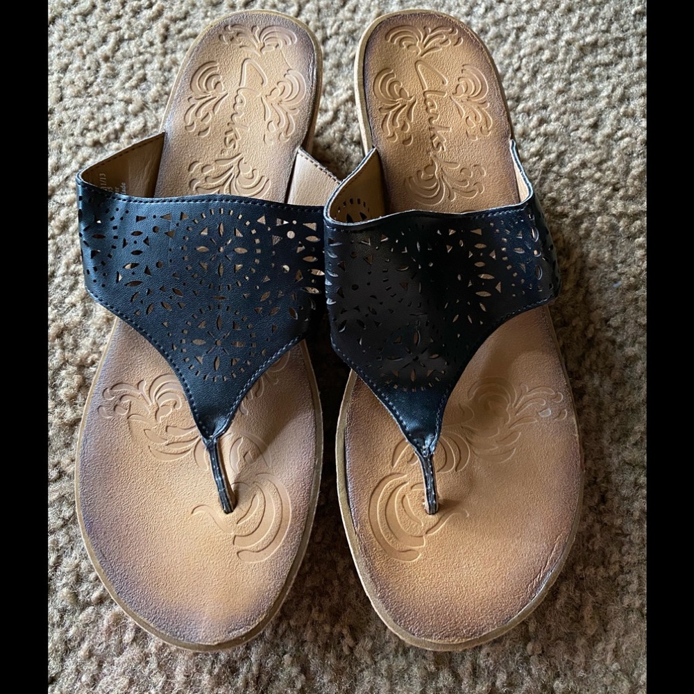 Clarks Black and Tan Wedges